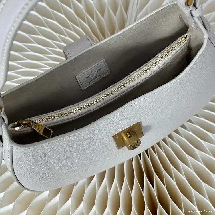 Fashionrepsfam ru Bags LV 2407YZ0215 0516